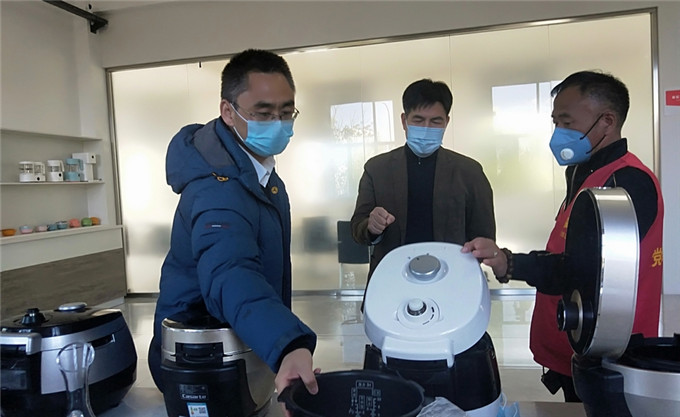 County leaders visit Huabao group to offer condolences and guidance